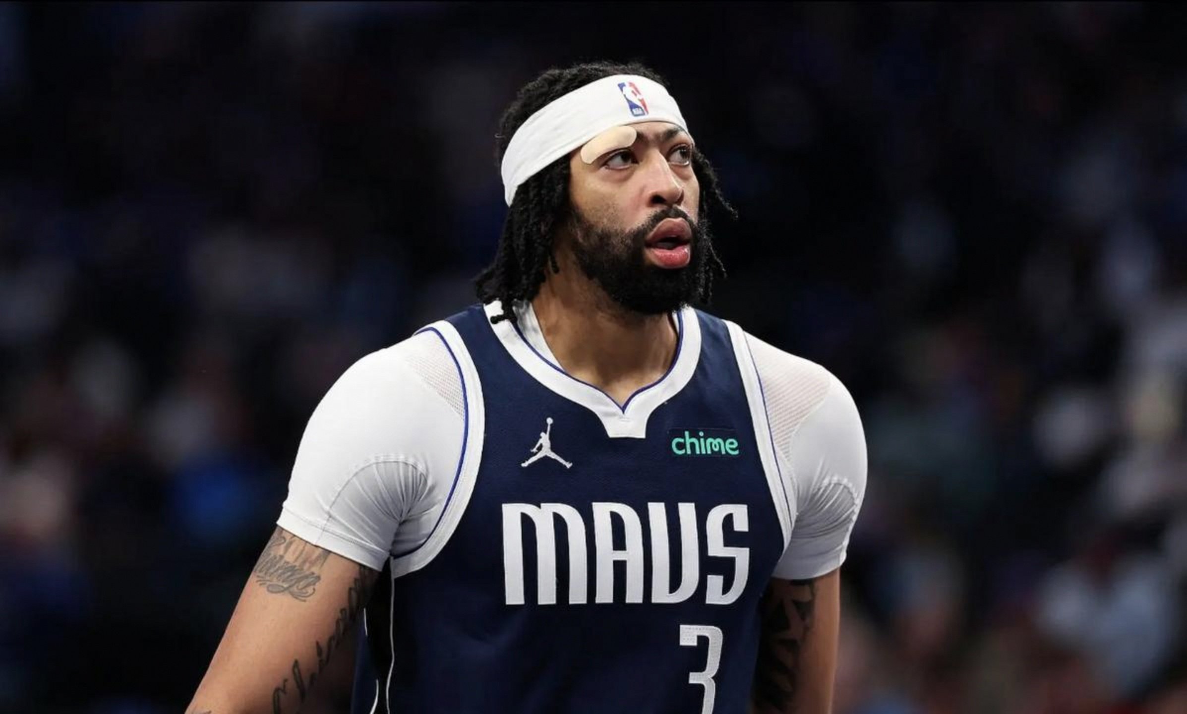 九游体育-奇才主场战胜独行侠，拉塞尔独得分